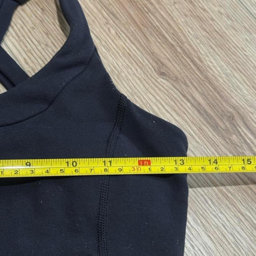 Lululemon Strappy Criss Cross Back Padded Yoga Tank Top Black Women Size 4 - Picture 3 of 4